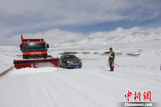 岗巴雪村交通新篇章，通达之路启航，新征程开启